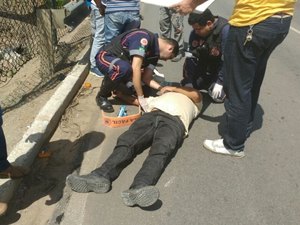 Homem fica ferido após colisão na avenida José Alexandre