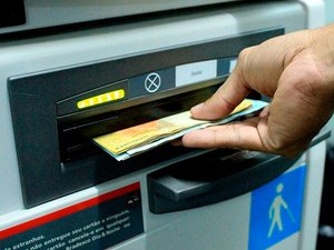 Prefeitura de Maragogi paga dívida de 2016 com servidores da educação 