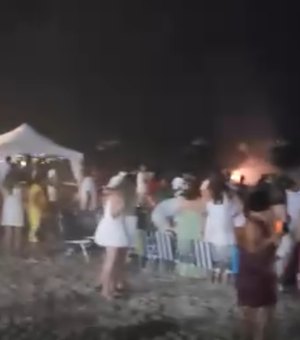 Jangada com fogos vira no mar e provoca pânico durante Réveillon em Maragogi