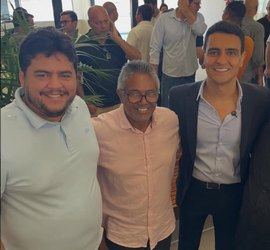 Em Tapera, todos juntos e misturados. Menos o eleitor
