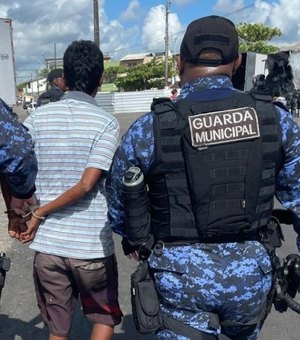 Suspeita de matar companheira é presa após ser identificada por totem de segurança