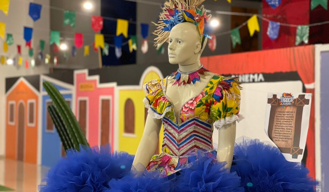Figurinos das quadrilhas juninas de Arapiraca viram peças de exposição no shopping