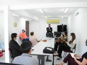 Professores da rede privada entram em férias coletivas