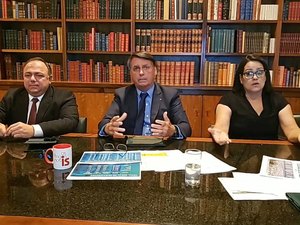 Carteira de vacinação de Bolsonaro é colocada em sigilo por 100 anos