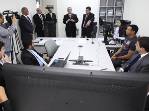 Justiça de AL realiza 1ª audiência por videoconferência com detento