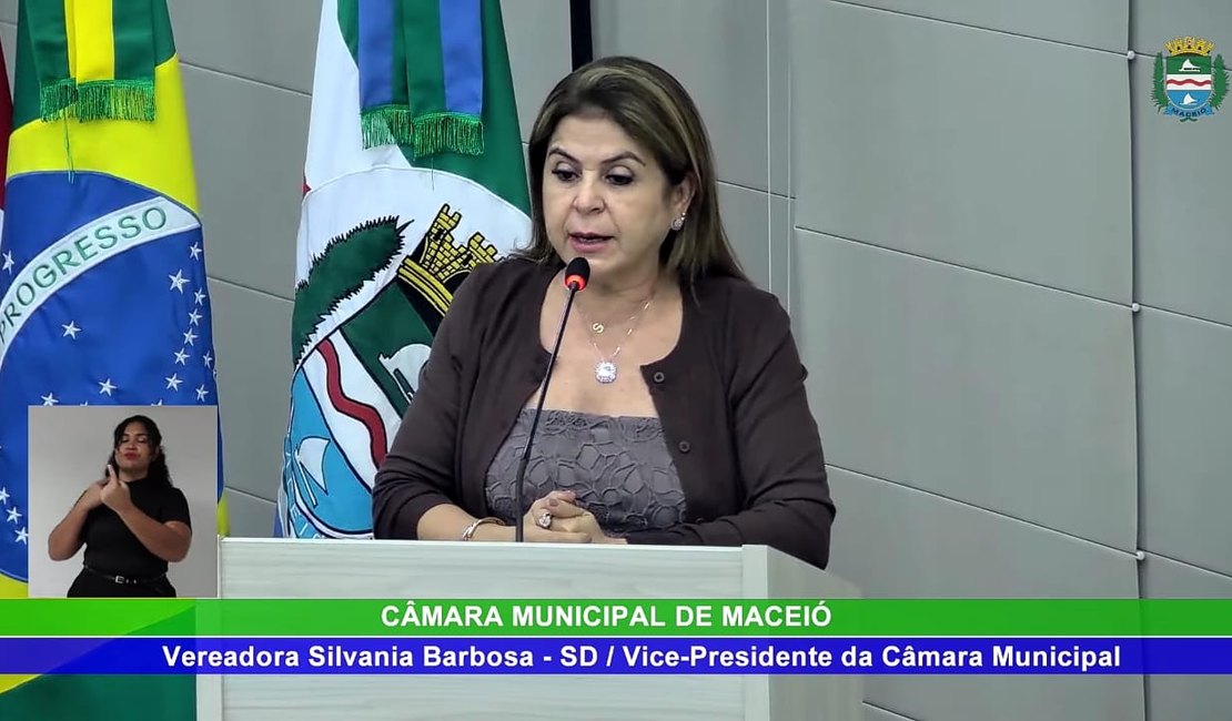 Vereadores acreditam que prefeito JHC encontrará solução para food trucks da Pajuçara