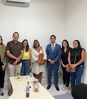 Cibele Moura dialoga com representantes dos food trailers e defende melhores condições para setor