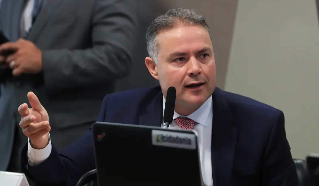 Renan Filho retoma cadeira no Senado para disputar o governo de Alagoas