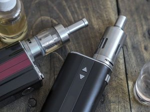 Senacon determina que 32 empresas suspendam a venda de cigarros eletrônicos