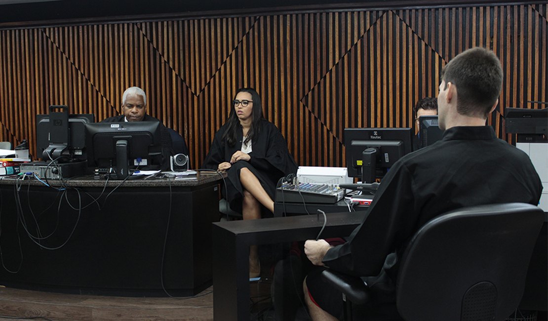 Interrogado no júri, acusado de matar Bárbara Regina volta a negar culpa