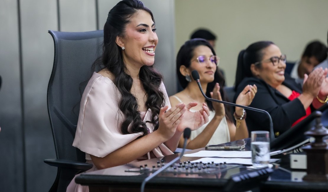 Selo criado por Gabi Gonçalves para incentivar igualdade salarial completa três anos