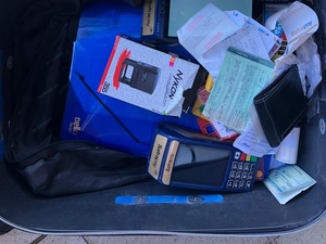 Polícia Civil prende duas pessoas por golpes com cartão de crédito