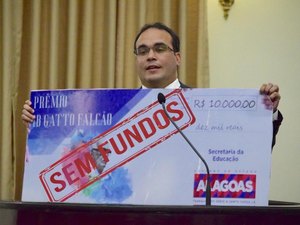 Davi Maia questiona falta de pagamento do Escola 10