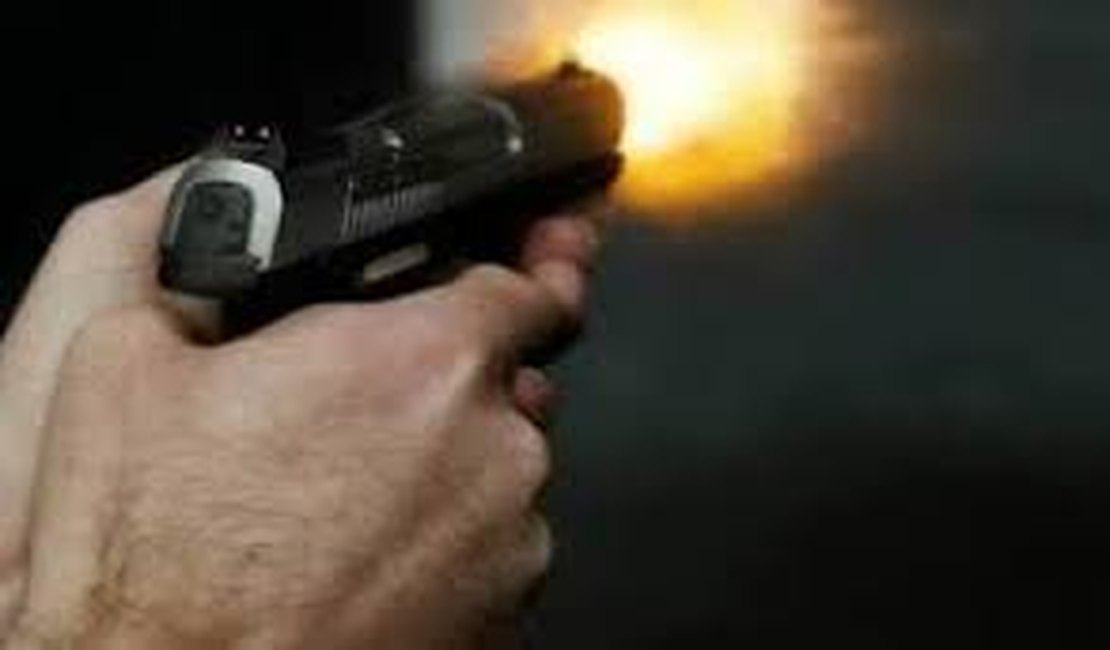 Jovem é alvo de disparos de arma de fogo na Mata do Rolo, em Rio Largo