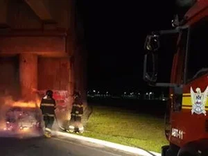 Bombeiros registram caso de incêndio a uma loja de roupas em Penedo