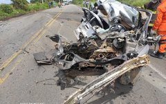 Colisão frontal entre caminhão e carro de passeio deixa uma vítima fatal, em Igaci