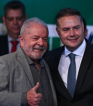 Renan Filho pede aval de Lula para participar das eleições municipais e ajudar Rafael Brito