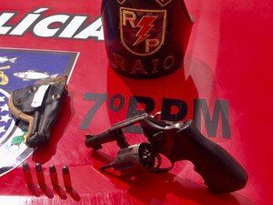 Jovem é preso em Santana após confessar posse de arma ao pai