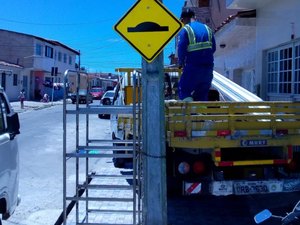 Prefeitura avança com serviço de sinalização nos bairros