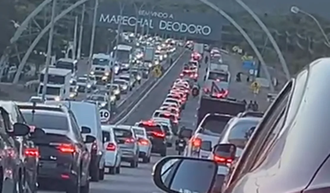 Blitz do BPTran provoca congestionamento de mais de cinco quilômetros