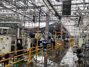 Tempestade destelha fábrica da Toyota em Porto Feliz e causa transtornos na região