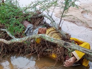 Corpo de homem é  encontrado dentro de córrego  em Major Izidoro