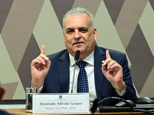 Alfredo Gaspar, relator da CPMI do INSS, desmarca visita a Jair Bolsonaro
