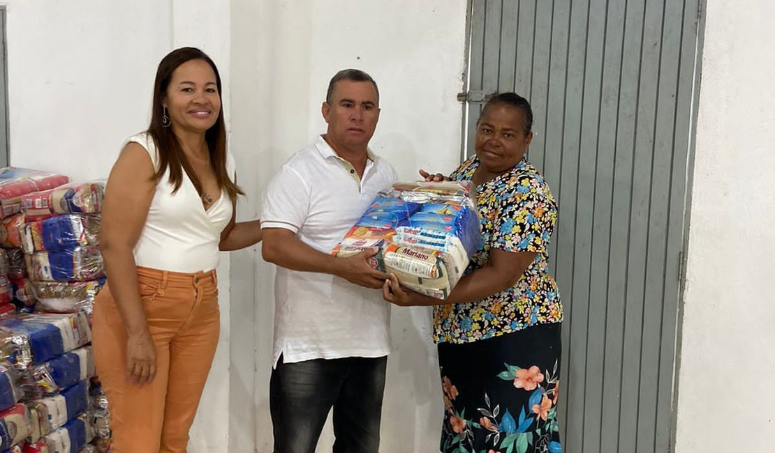 Prefeitura de Jacuípe entrega 2 mil cestas básicas