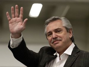 Fernández critica Dujovne e manda recado a Bolsonaro