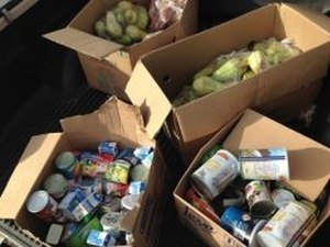 Procon fiscaliza supermercados e confisca produtos estragados