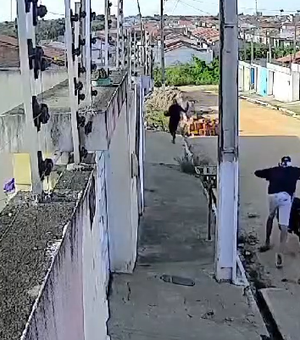 [Vídeo] Câmeras flagram furto à motocicleta no Loteamento Jatobá em Arapiraca