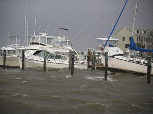 Tempestade tropical Gordon toca a terra nos EUA e deixa criança morta