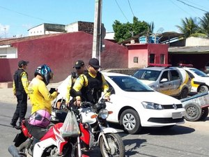 SMTT e BPTran realizam operação e apreendem 23 veículos em situação irregular 