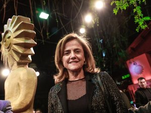 Marieta Severo recebe alta médica e vai para casa após tratar Covid-19