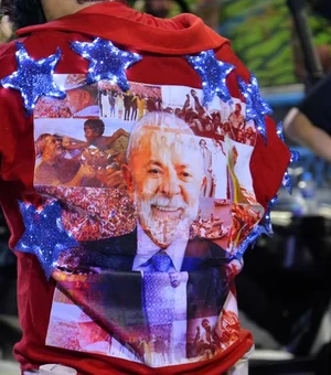 Escola de samba que homenageou Lula é rebaixada para a Série Ouro