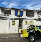 Companheiro de bebedeira aplica golpe “mata-leão” e rouba celular em bar de Delmiro Gouveia