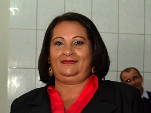 Pleno do TRE/AL decide manter no cargo prefeita declarada analfabeta funcional