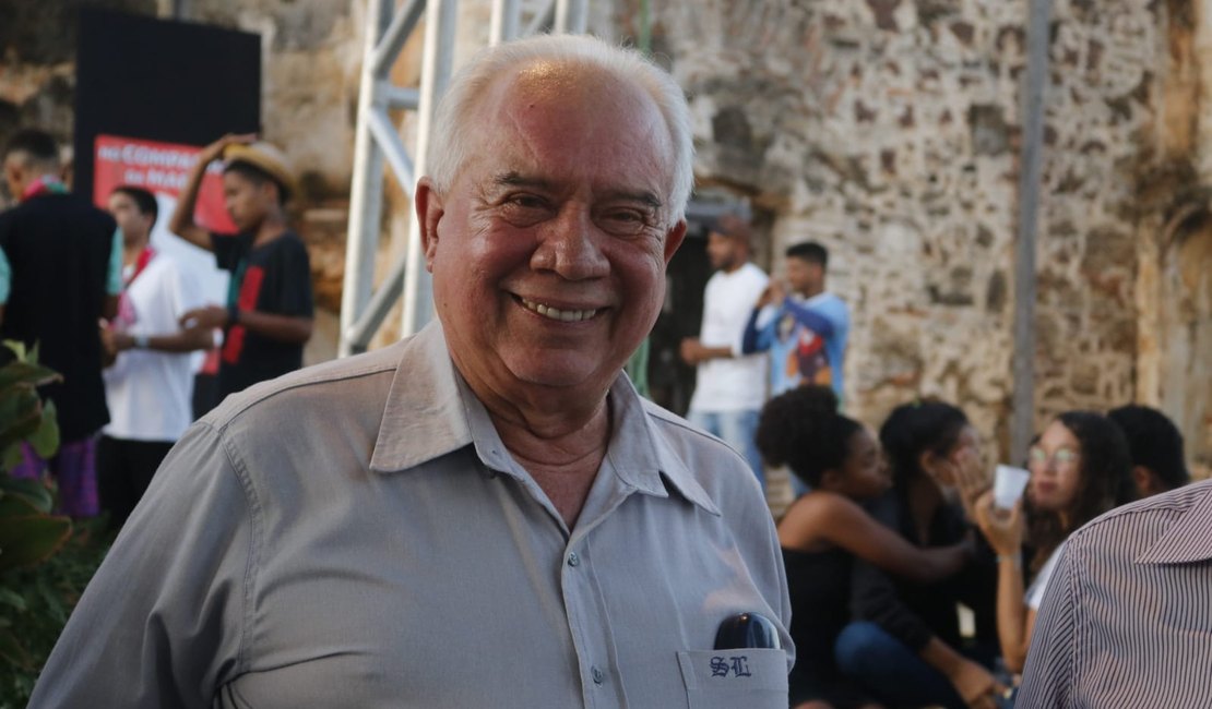 Sérgio Lira lança em Maragogi livro ‘No Compasso da Maré’
