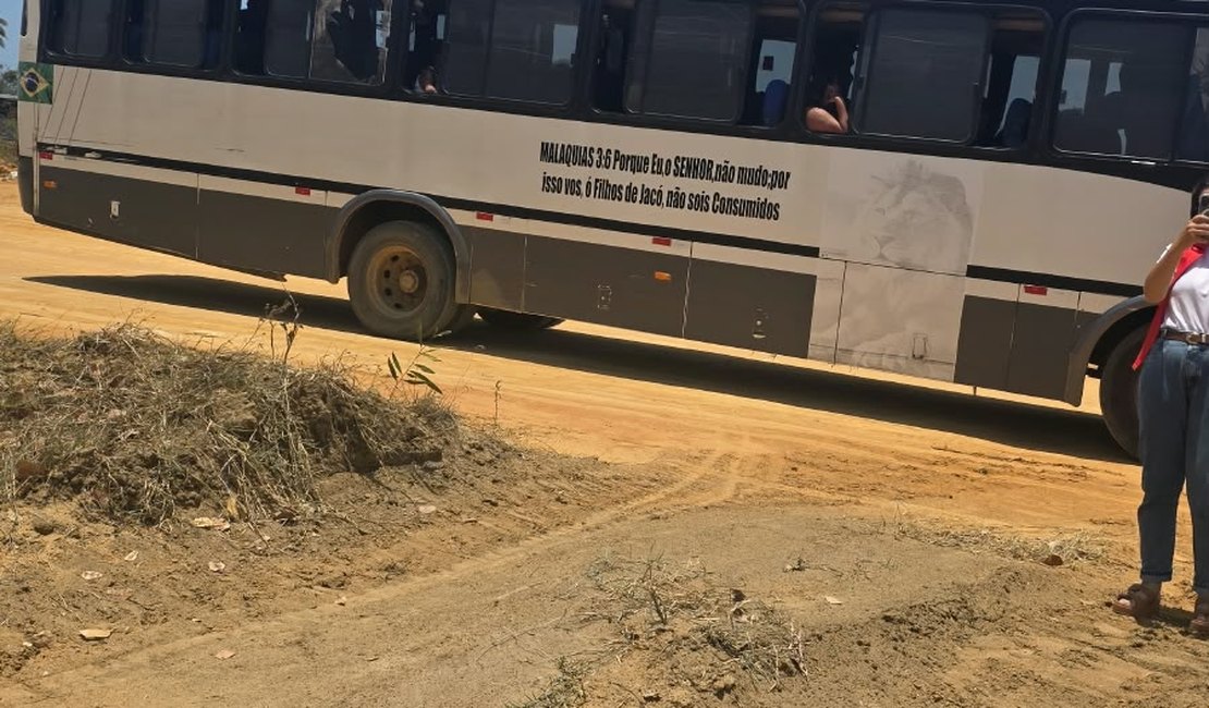 Ônibus não cadastrado é apreendido por transportar eleitores em Paripueira
