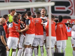 Sport vence clássico pela Copa do Nordeste e provoca Santa Cruz: 'Caiu um Toró no Arruda'