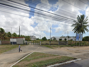 Antigos galpões do Grupo João Lyra são alvo de vandalismo na Av. Durval de Góes Monteiro