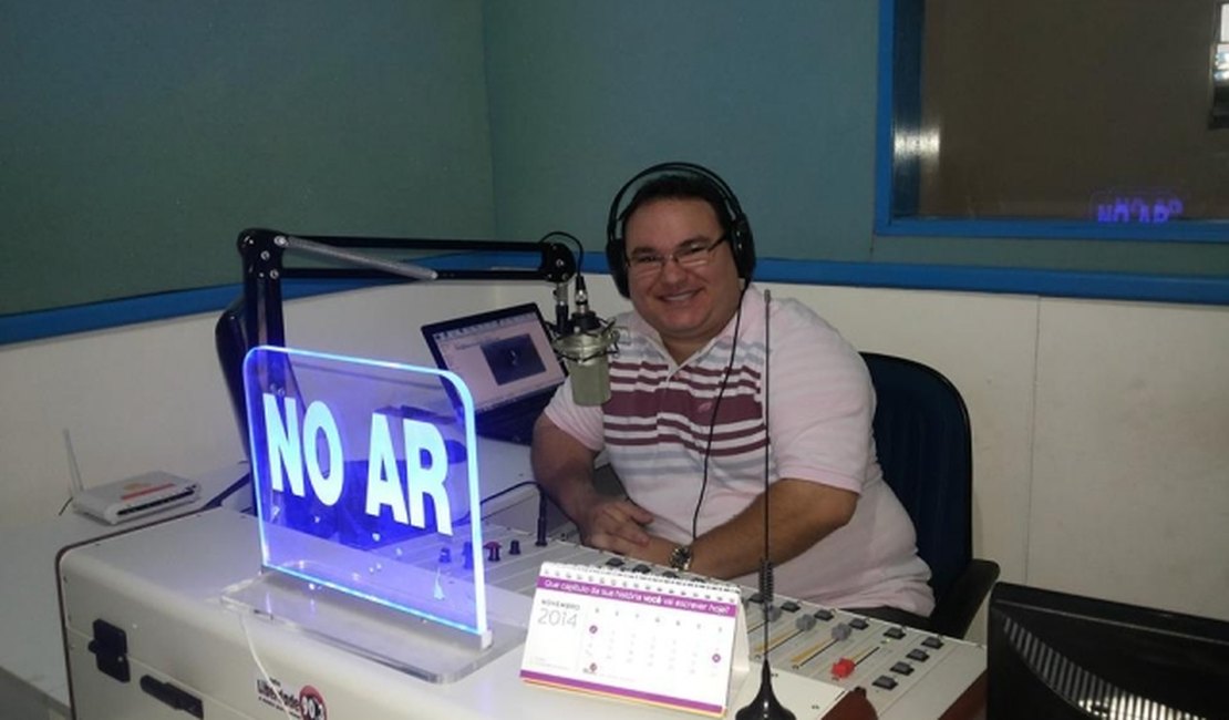 Dupla invade estúdio e executa radialista que denunciava políticos