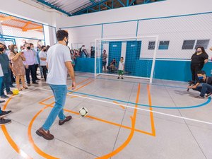 Prefeito JHC entrega reforma da Escola Hermínio Cardoso em Fernão Velho