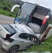 Ônibus que saiu de Arapiraca com destino a SP colide na BR-116 e deixa uma pessoa morta em Minas