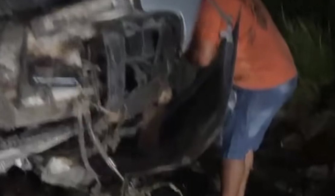 Colisão entre van e carro na BR-316 deixa seis feridos em Pilar