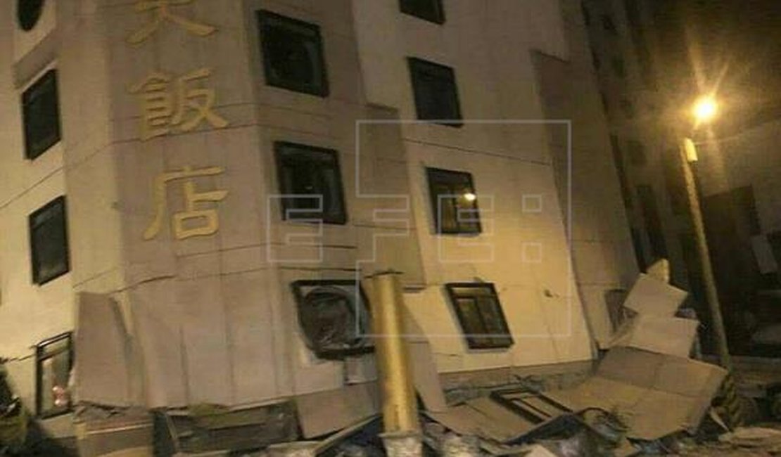 Terremoto de 6 graus atinge Taiwan e deixa centenas de pessoas soterradas e danos