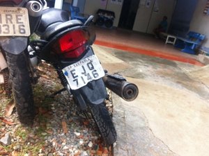 Dupla pratica assalto mas um deles acaba preso