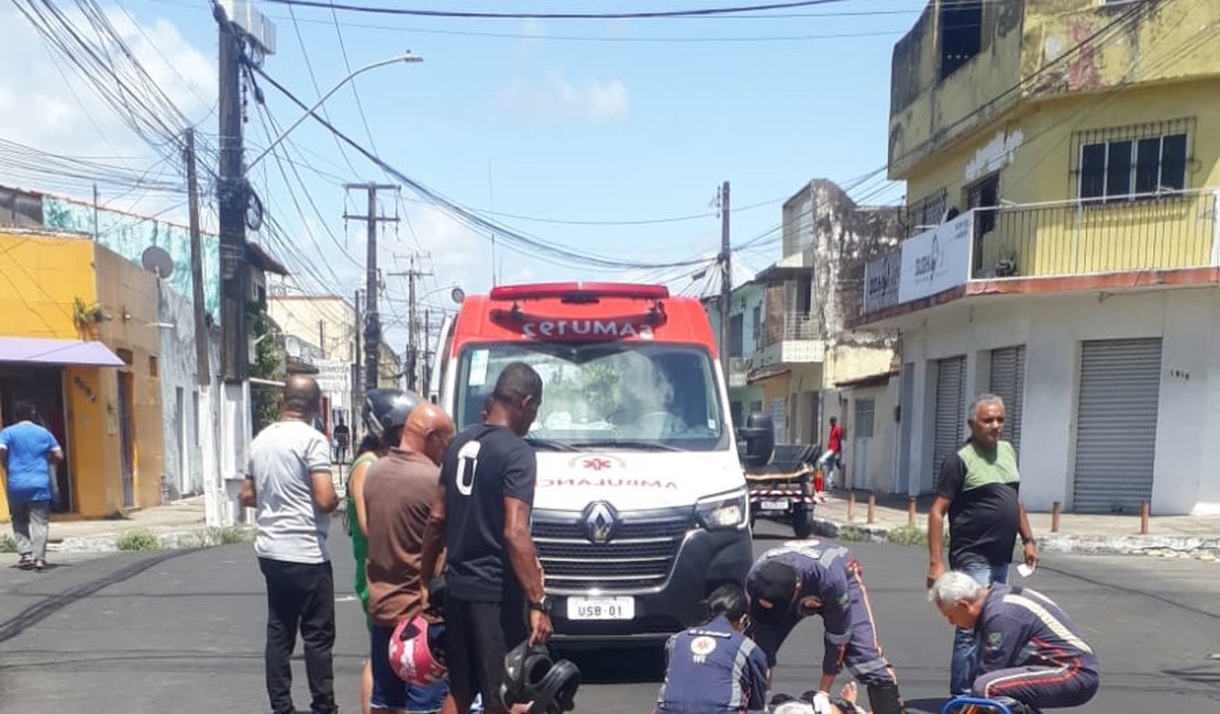 Colisão entre e carro e moto deixa mulher de 54 anos ferida na Ponta Grossa