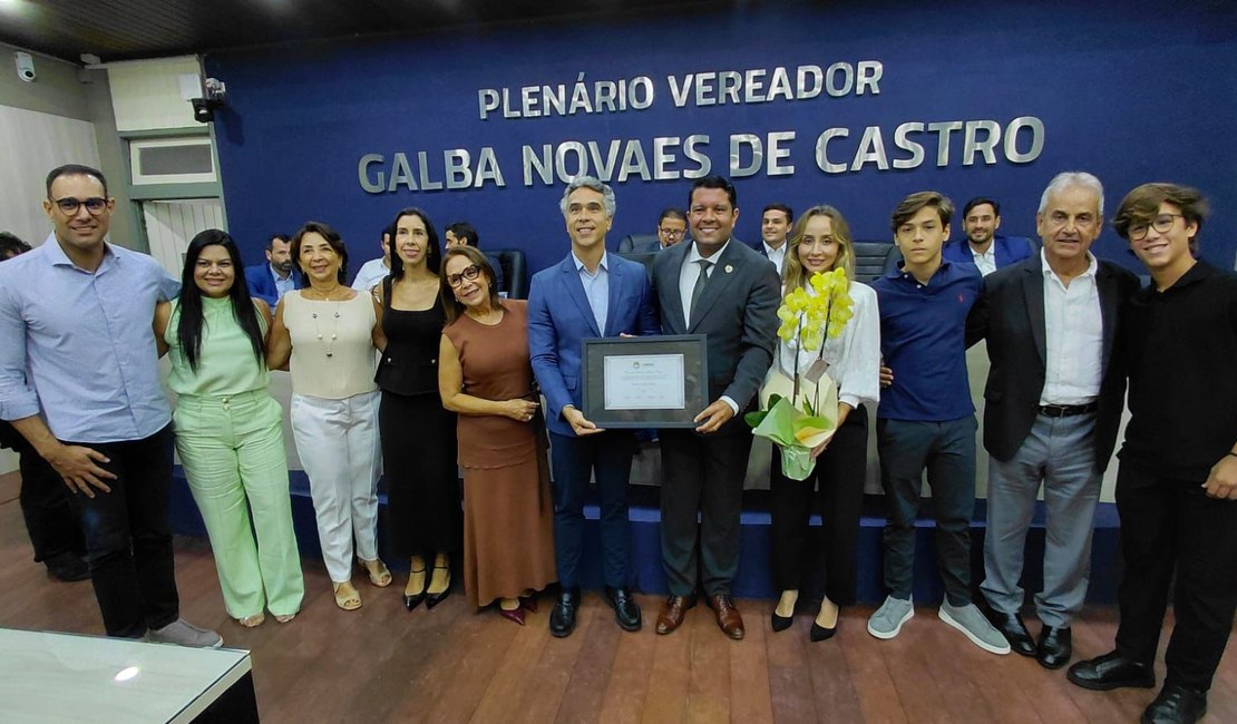 Rafael Brito é reconhecido como maior defensor da educação pública de Alagoas