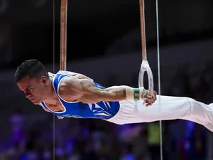Caio Souza fica no top 10 do individual geral do Mundial de Ginástica